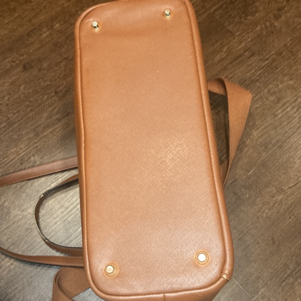 Freshly Picked Walnut Milano Large Woman's Tote - Picture 4 of 13
